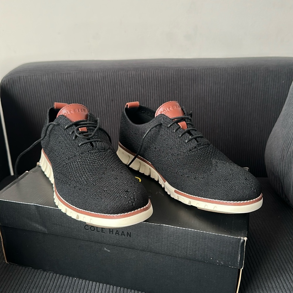 Brand new COLE HAAN , size 9 Man